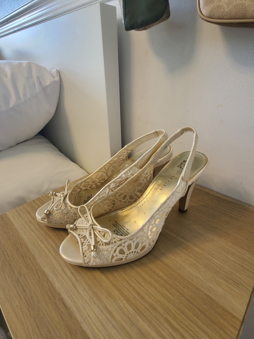 size 7 | Anne Klein vintage edythe kitten heel